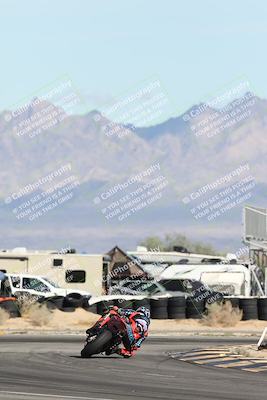 media/Nov-16-2025-Race Pace (Sun) [[8c5fa54630]]/Non Verified Riders (1st 20 Minutes)/4-Turn 16 (1116am)/